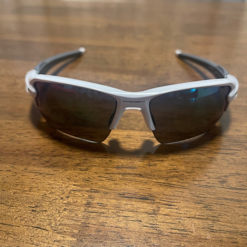 Oakley Sunglasses - Picture 3 of 4